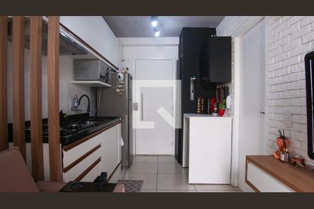 Sala/Cozinha de apartamento à venda com 1 quarto, 32m² em Vila Tolstoi, São Paulo