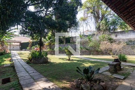 Casa à venda com 300m², 5 quartos e 3 vagas Casa à venda com 300m², 5 quartos e 3 vagasQuintal