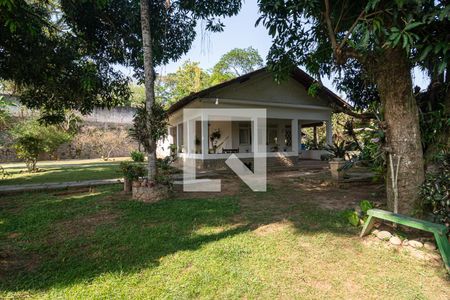 Casa à venda com 300m², 5 quartos e 3 vagas Casa à venda com 300m², 5 quartos e 3 vagasQuintal