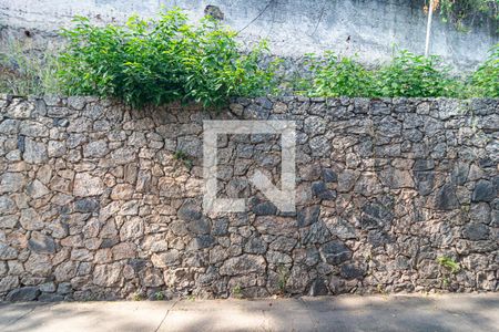 Casa à venda com 300m², 5 quartos e 3 vagas Casa à venda com 300m², 5 quartos e 3 vagasQuarto 2 vista