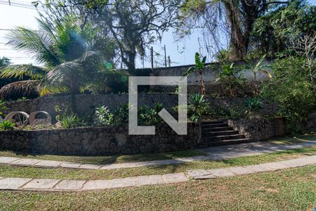 Casa à venda com 300m², 5 quartos e 3 vagas Casa à venda com 300m², 5 quartos e 3 vagasQuintal