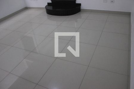 Sala  de casa para alugar com 4 quartos, 250m² em Parque Uirapuru, Guarulhos