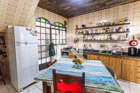 Cozinha de casa para alugar com 4 quartos, 379m² em Santa Tereza, Belo Horizonte