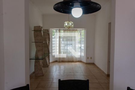 SALA de casa de condomínio à venda com 4 quartos, 190m² em Vila Modesto Fernandes, Campinas