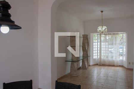 SALA de casa de condomínio à venda com 4 quartos, 190m² em Vila Modesto Fernandes, Campinas