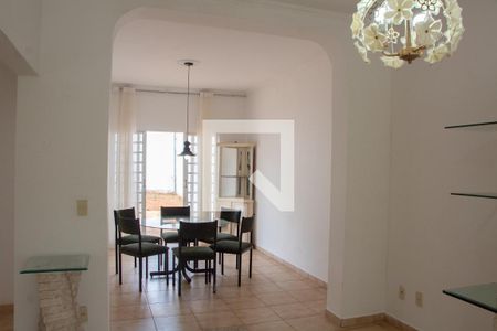 SALA de casa de condomínio à venda com 4 quartos, 190m² em Vila Modesto Fernandes, Campinas