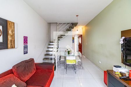 Sala de casa à venda com 2 quartos, 114m² em Jardim Cláudia, São Paulo