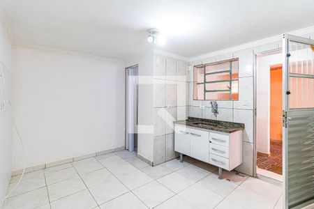 Cozinha de casa para alugar com 1 quarto, 45m² em Vila Gomes, São Paulo