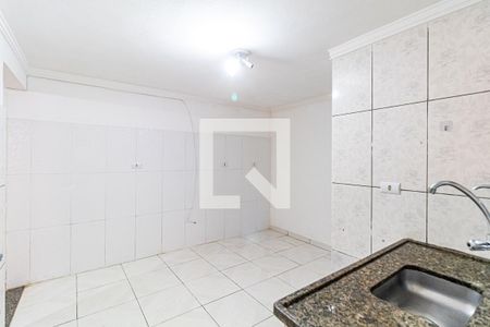 Cozinha de casa para alugar com 1 quarto, 45m² em Vila Gomes, São Paulo