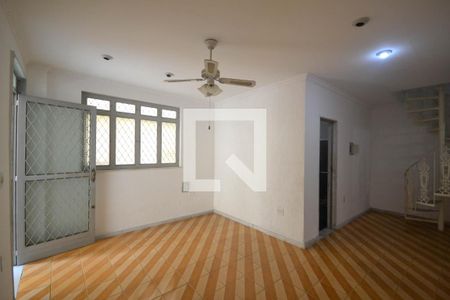 Sala de casa para alugar com 3 quartos, 150m² em Centro, Nova Iguaçu