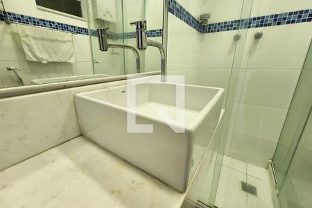 Banheiro de apartamento para alugar com 1 quarto, 50m² em Catete, Rio de Janeiro