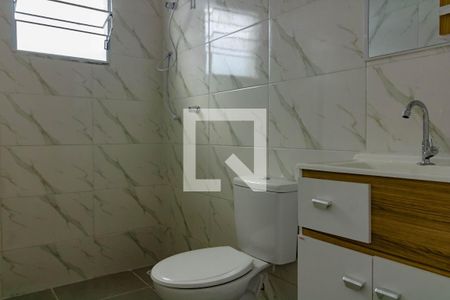 Banheiro de casa para alugar com 1 quarto, 60m² em Vila Guarani (zona Sul), São Paulo