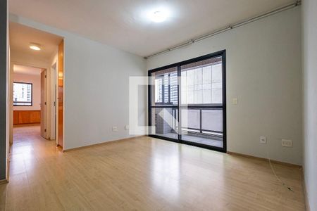 Sala de apartamento para alugar com 2 quartos, 71m² em Cerqueira César, São Paulo