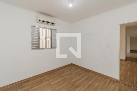 Quarto 1 de casa para alugar com 2 quartos, 125m² em Parque Guarani, São Paulo