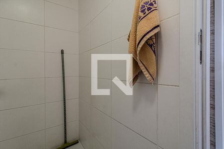 banheiro social_2 de apartamento à venda com 2 quartos, 38m² em Parque Fongaro, São Paulo