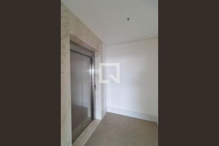 Apartamento à venda com 317m², 3 quartos e 4 vagasSalas