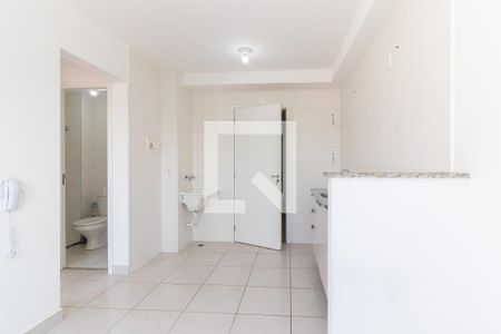 Sala/Cozinha de apartamento à venda com 2 quartos, 40m² em Vila Carmosina, São Paulo