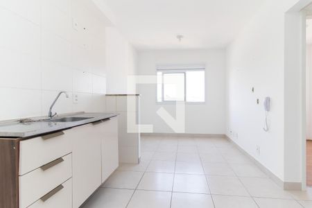 Sala/Cozinha de apartamento à venda com 2 quartos, 40m² em Vila Carmosina, São Paulo