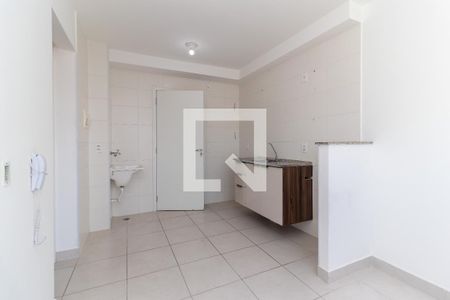 Sala/Cozinha de apartamento à venda com 2 quartos, 40m² em Vila Carmosina, São Paulo