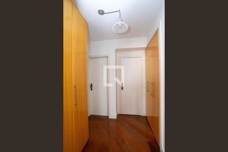 Corredor de apartamento para alugar com 3 quartos, 113m² em Vila Milton, Guarulhos