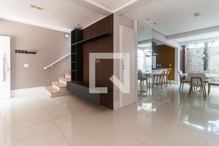 Sala de casa de condomínio para alugar com 3 quartos, 148m² em Vila Oliveira, Mogi das Cruzes