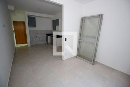 Quarto, Sala e Cozinha de kitnet/studio para alugar com 1 quarto, 28m² em Jardim Miriam, São Paulo