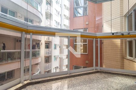 Sala de apartamento à venda com 2 quartos, 77m² em Icaraí, Niterói