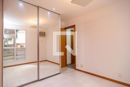 Suite de apartamento à venda com 2 quartos, 77m² em Icaraí, Niterói