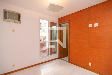 Suite de apartamento à venda com 2 quartos, 77m² em Icaraí, Niterói