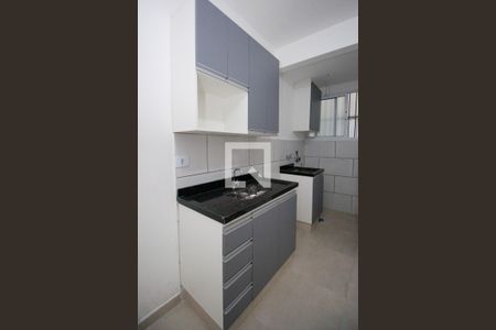 Sala e Cozinha de kitnet/studio para alugar com 1 quarto, 28m² em Jardim Miriam, São Paulo