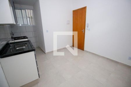 Sala e Cozinha de kitnet/studio para alugar com 1 quarto, 28m² em Jardim Miriam, São Paulo