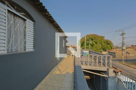 Varanda de casa para alugar com 3 quartos, 100m² em Tupi, Belo Horizonte