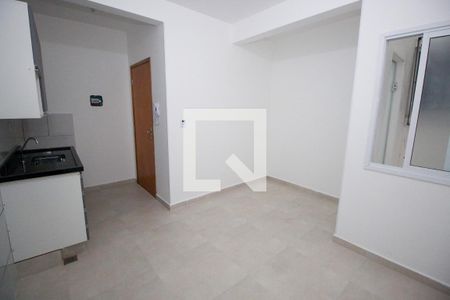 Sala e Cozinha de kitnet/studio para alugar com 1 quarto, 28m² em Jardim Miriam, São Paulo