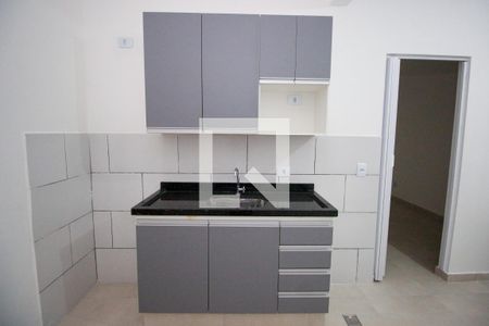 Sala e Cozinha de apartamento para alugar com 1 quarto, 28m² em Jardim Miriam, São Paulo