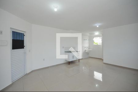 Sala/Quarto de kitnet/studio para alugar com 1 quarto, 25m² em Parque Pinheiros, Taboão da Serra