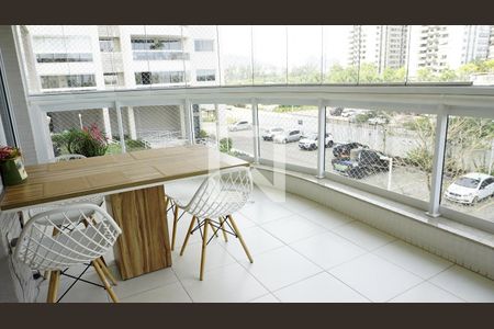 Varanda - Sala de apartamento para alugar com 3 quartos, 115m² em Camorim, Rio de Janeiro