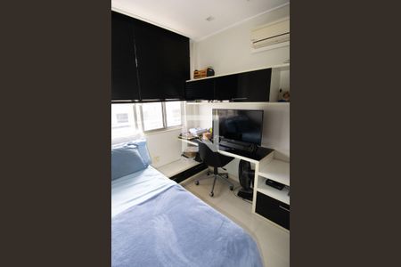 Quarto 1 de apartamento à venda com 3 quartos, 120m² em I. Governador, Rio de Janeiro