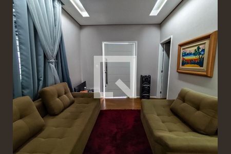 Sala de casa à venda com 3 quartos, 388m² em Carlos Prates, Belo Horizonte