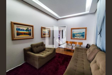 Sala de casa à venda com 3 quartos, 388m² em Carlos Prates, Belo Horizonte