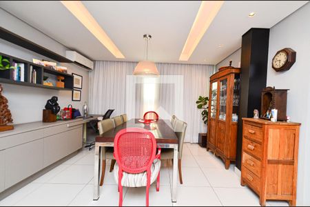 Sala 2 ambientes de apartamento à venda com 3 quartos, 192m² em Santa Efigênia, Belo Horizonte