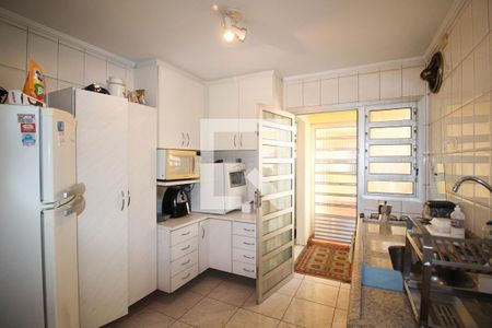 Casa à venda com 175m², 3 quartos e 3 vagas Casa à venda com 175m², 3 quartos e 3 vagasCozinha