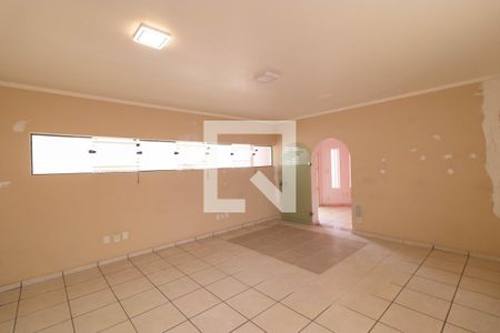 Sala 01 de casa para alugar com 4 quartos, 295m² em Jardim Itamarati, Campinas