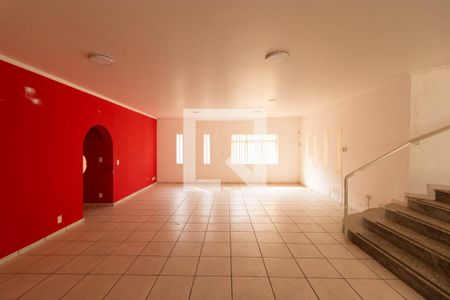 Salas de casa para alugar com 4 quartos, 295m² em Jardim Itamarati, Campinas