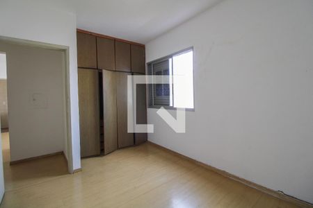 Quarto de apartamento à venda com 1 quarto, 55m² em Vila Itapura, Campinas