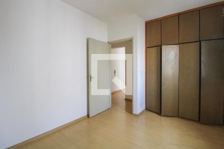 Quarto de apartamento à venda com 1 quarto, 55m² em Vila Itapura, Campinas