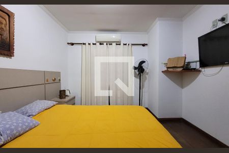 Suíte de casa à venda com 4 quartos, 200m² em Parque das Nações, Santo André