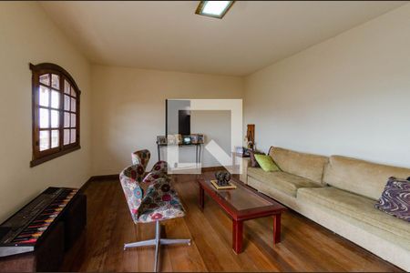 Sala de casa para alugar com 5 quartos, 309m² em Estrela Dalva, Belo Horizonte