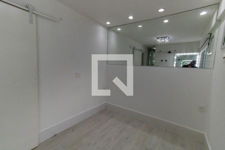 Quarto de apartamento à venda com 2 quartos, 100m² em Matapaca, Niterói