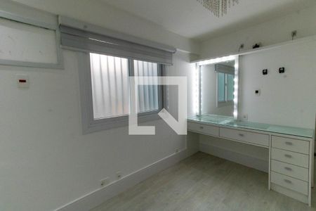 Quarto de apartamento à venda com 2 quartos, 100m² em Matapaca, Niterói