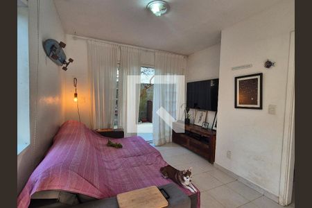 Sala de TV de casa de condomínio à venda com 4 quartos, 126m² em Vargem Grande, Rio de Janeiro